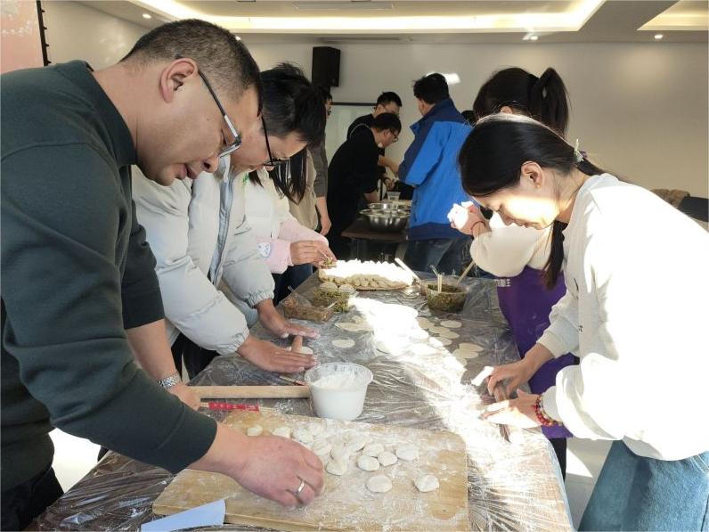 中原綠豐舉辦“冬至包餃子”活動，溫情滿滿